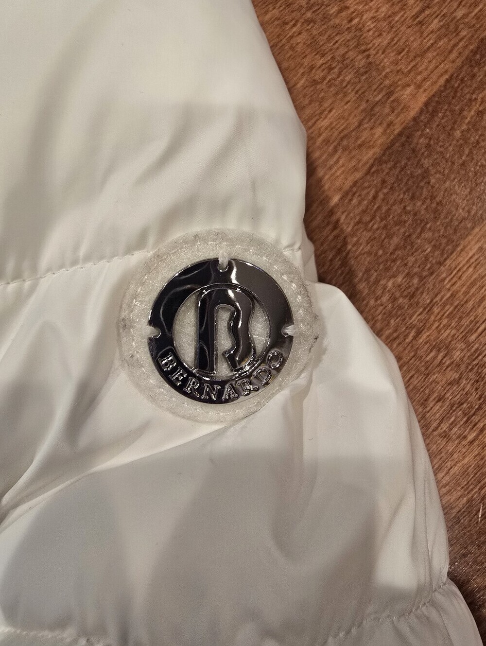 Bernardo Ivory/White Primaloft Packable Puffer Jacket with Eyelet Detail Size S - Picture 10 of 10